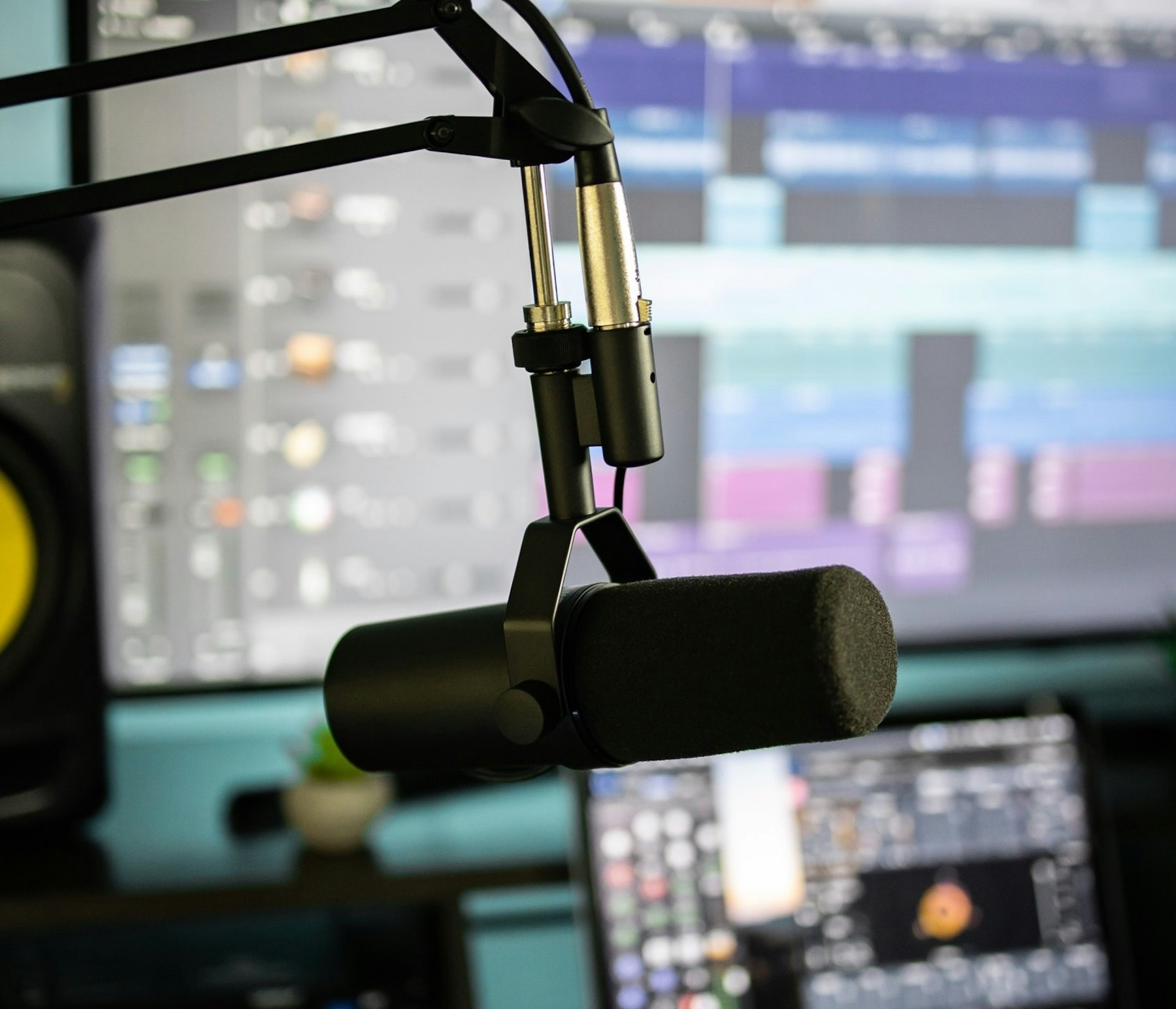 Learn how to record remote podcast interviews like a pro. From syncing audio to lighting your guests properly, our guide shares advice on every aspect.